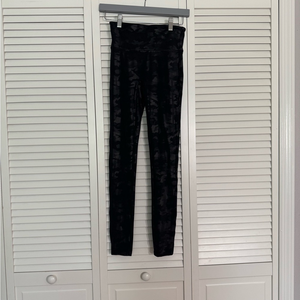 SPANX 2-for-1 Black Leggings Sz Small - Picture 4 of 6